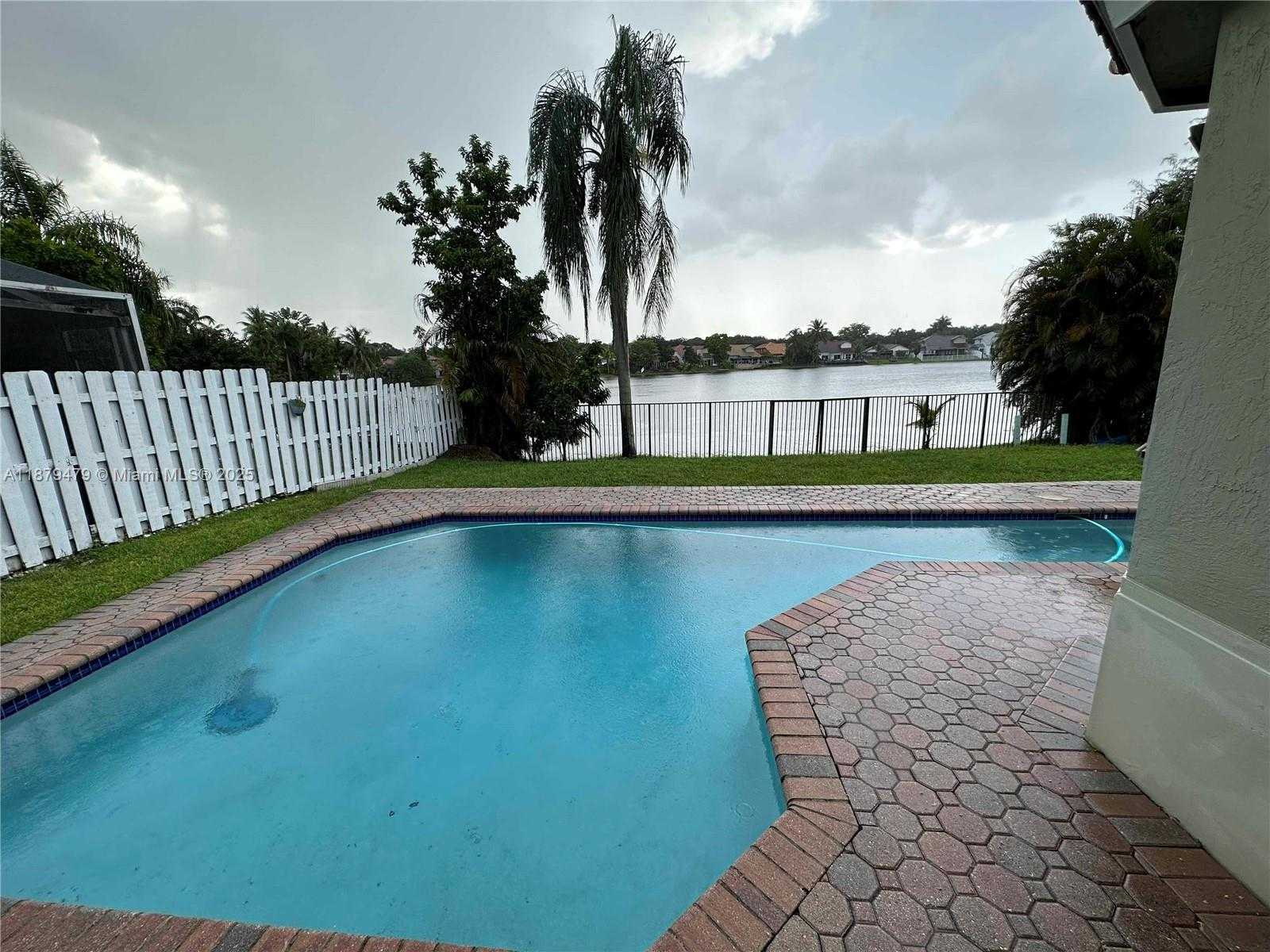 Small Image of 2611 REGALIA WAY, Cooper City Number 3