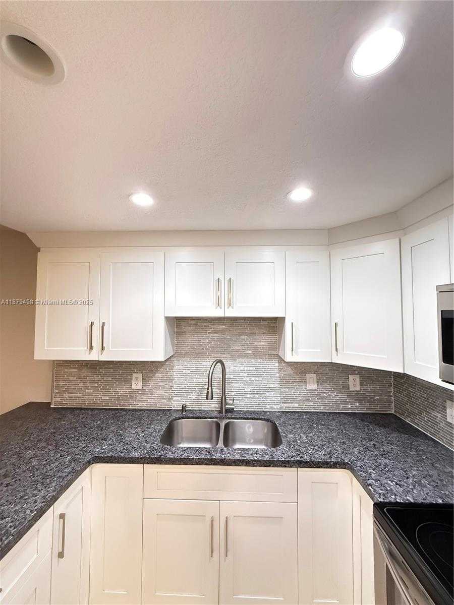Small Image of 1801 SOUTH OCEAN DR #243, Hallandale Beach Number 16