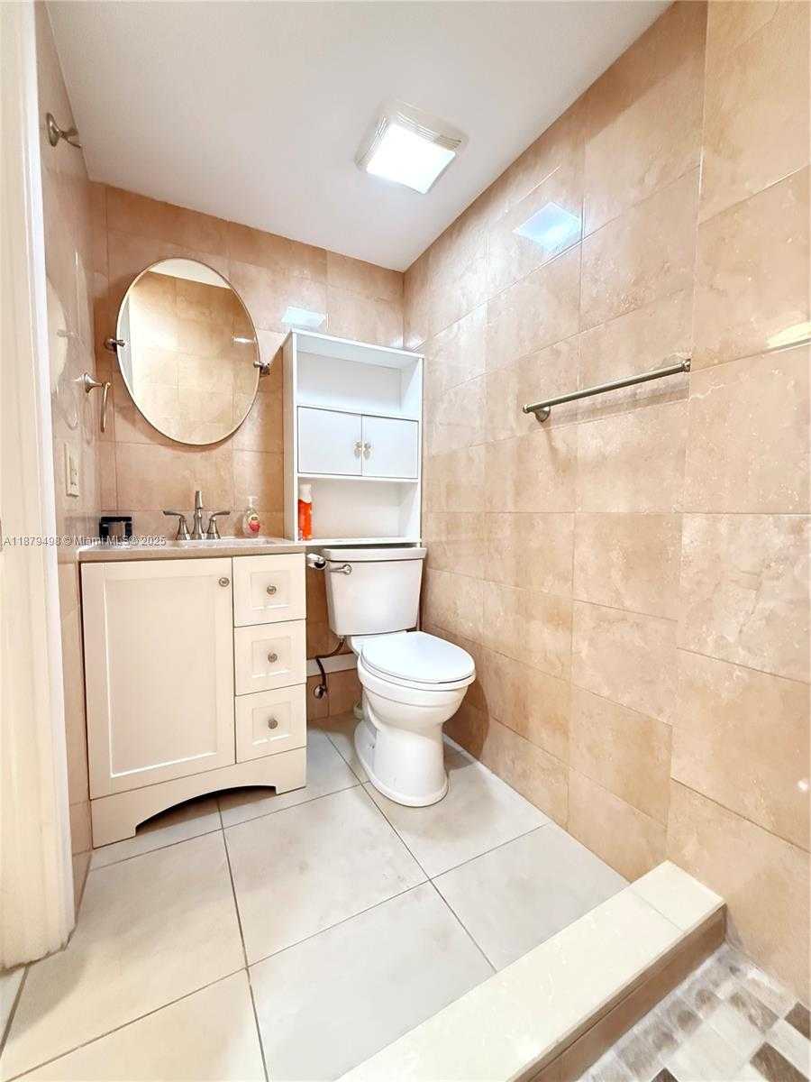 Small Image of 1801 SOUTH OCEAN DR #243, Hallandale Beach Number 24