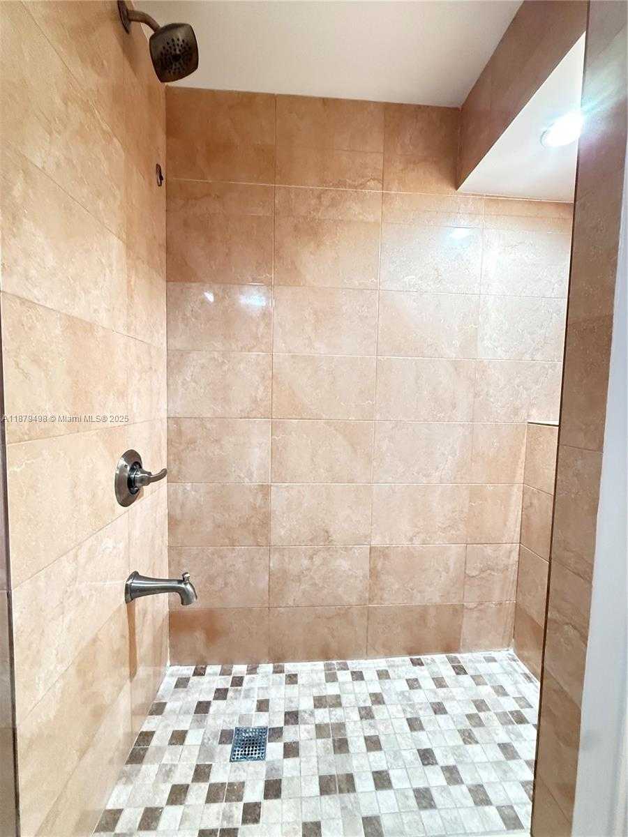 Small Image of 1801 SOUTH OCEAN DR #243, Hallandale Beach Number 25