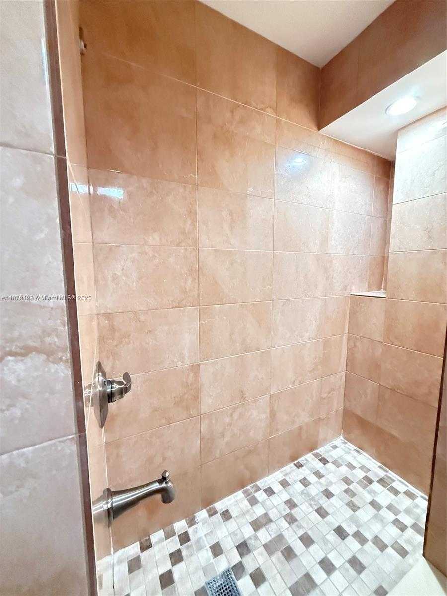 Small Image of 1801 SOUTH OCEAN DR #243, Hallandale Beach Number 26