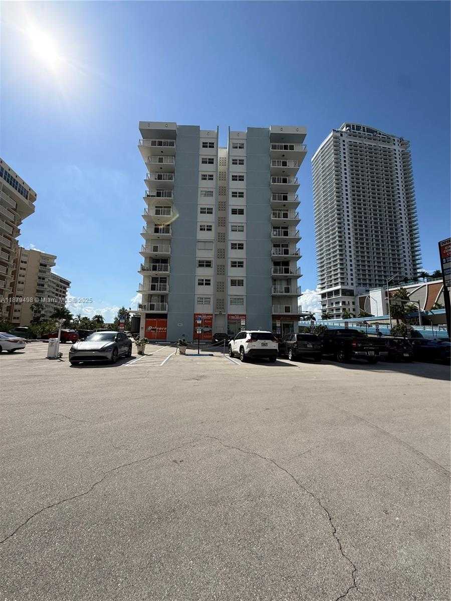 Small Image of 1801 SOUTH OCEAN DR #243, Hallandale Beach Number 3