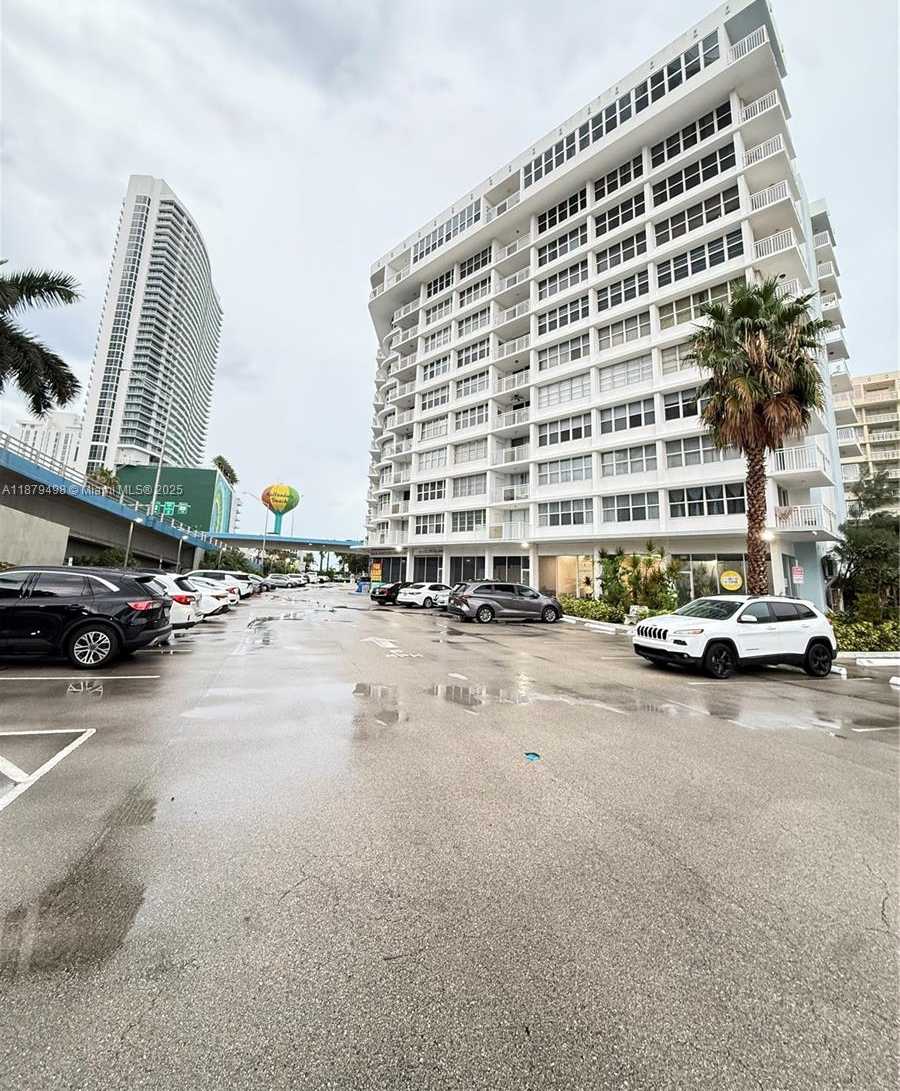 Small Image of 1801 SOUTH OCEAN DR #243, Hallandale Beach Number 5