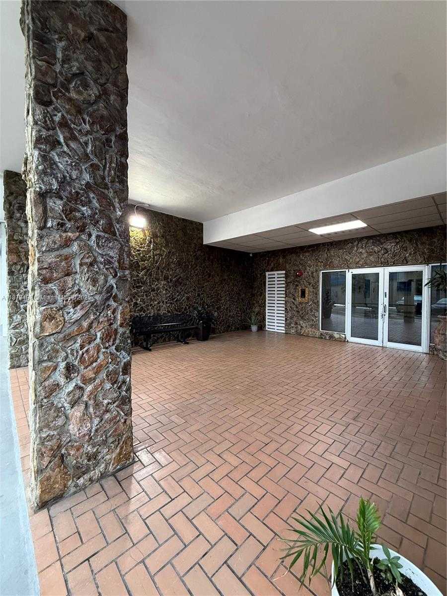 Small Image of 1801 SOUTH OCEAN DR #243, Hallandale Beach Number 51