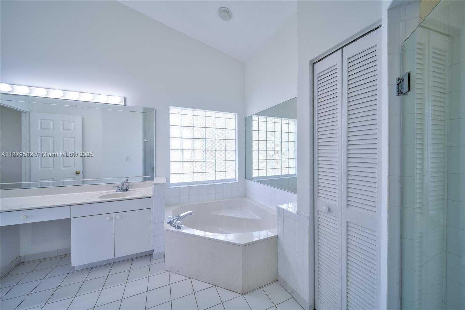 Small Image of 2761 NORTH EAST 27TH CIR, Boca Raton Number 14