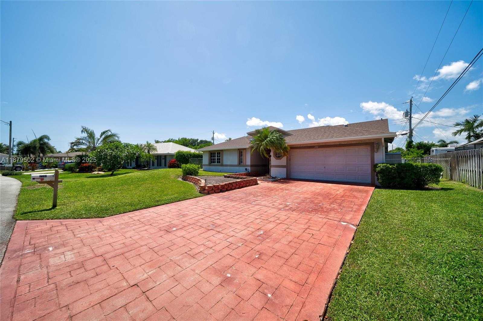 Small Image of 2761 NORTH EAST 27TH CIR, Boca Raton Number 3