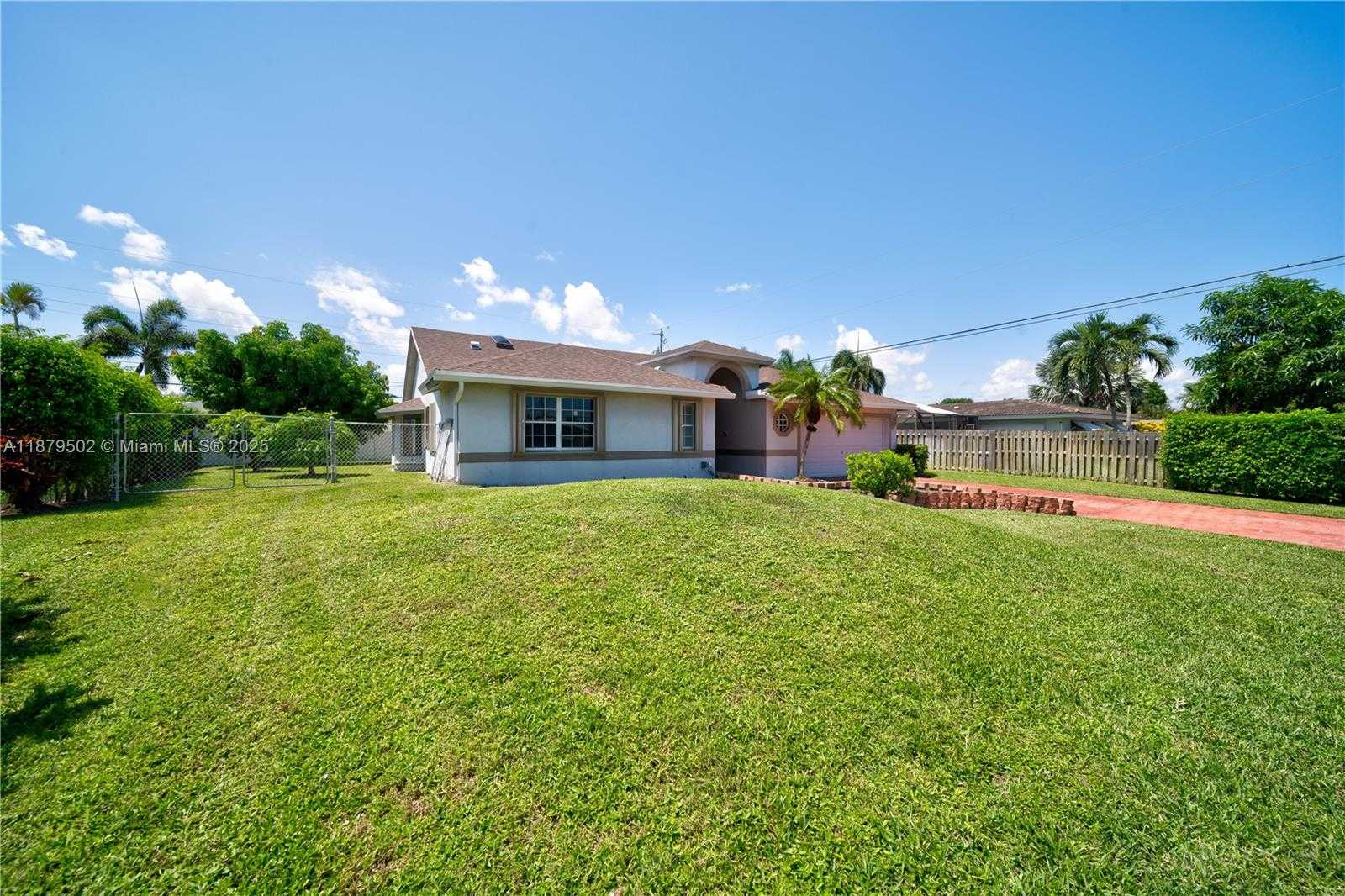 Small Image of 2761 NORTH EAST 27TH CIR, Boca Raton Number 5
