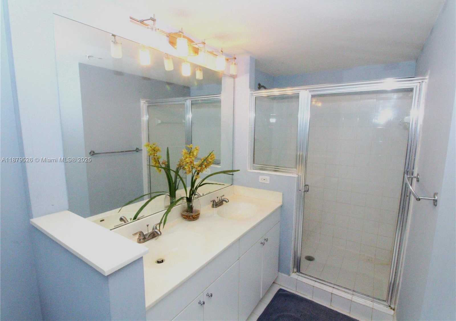 Small Image of 17150 NORTH BAY RD #2220, Sunny Isles Beach Number 11