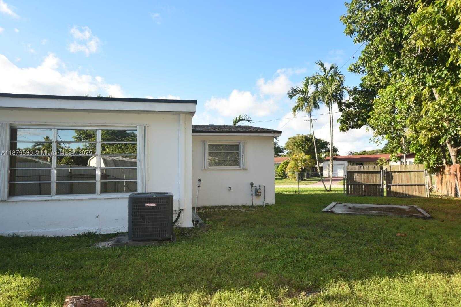 Small Image of 18601 SOUTH WEST 97TH CT #18601, Cutler Bay Number 3