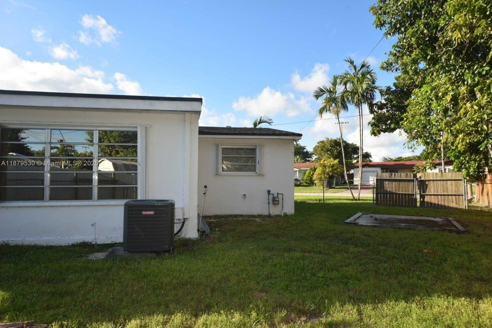 Small Image of 18601 SOUTH WEST 97TH CT #18601, Cutler Bay Number 5