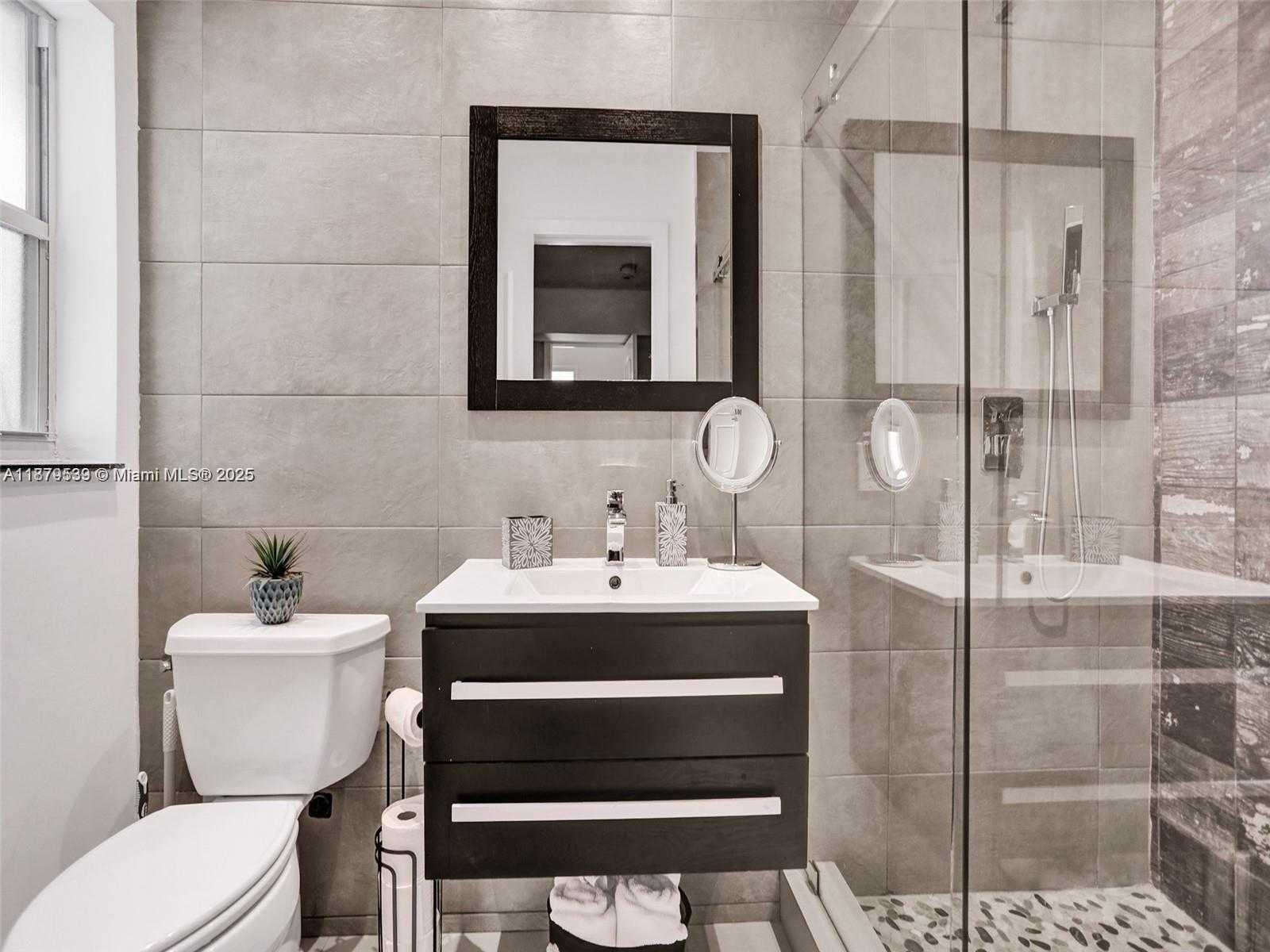 Small Image of 1273 NORTH EAST 92ND ST, Miami Shores Number 5