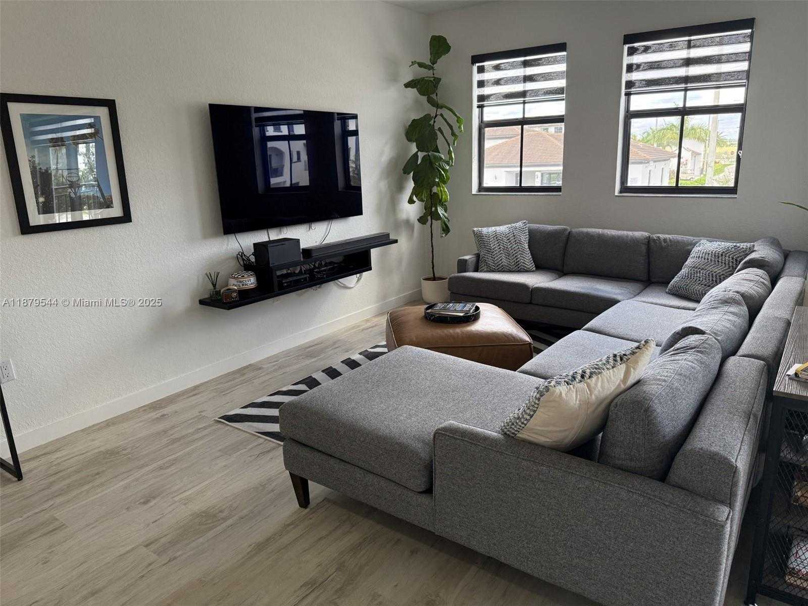 Small Image of 15560 SOUTH WEST 136TH ST #209, Miami Number 2