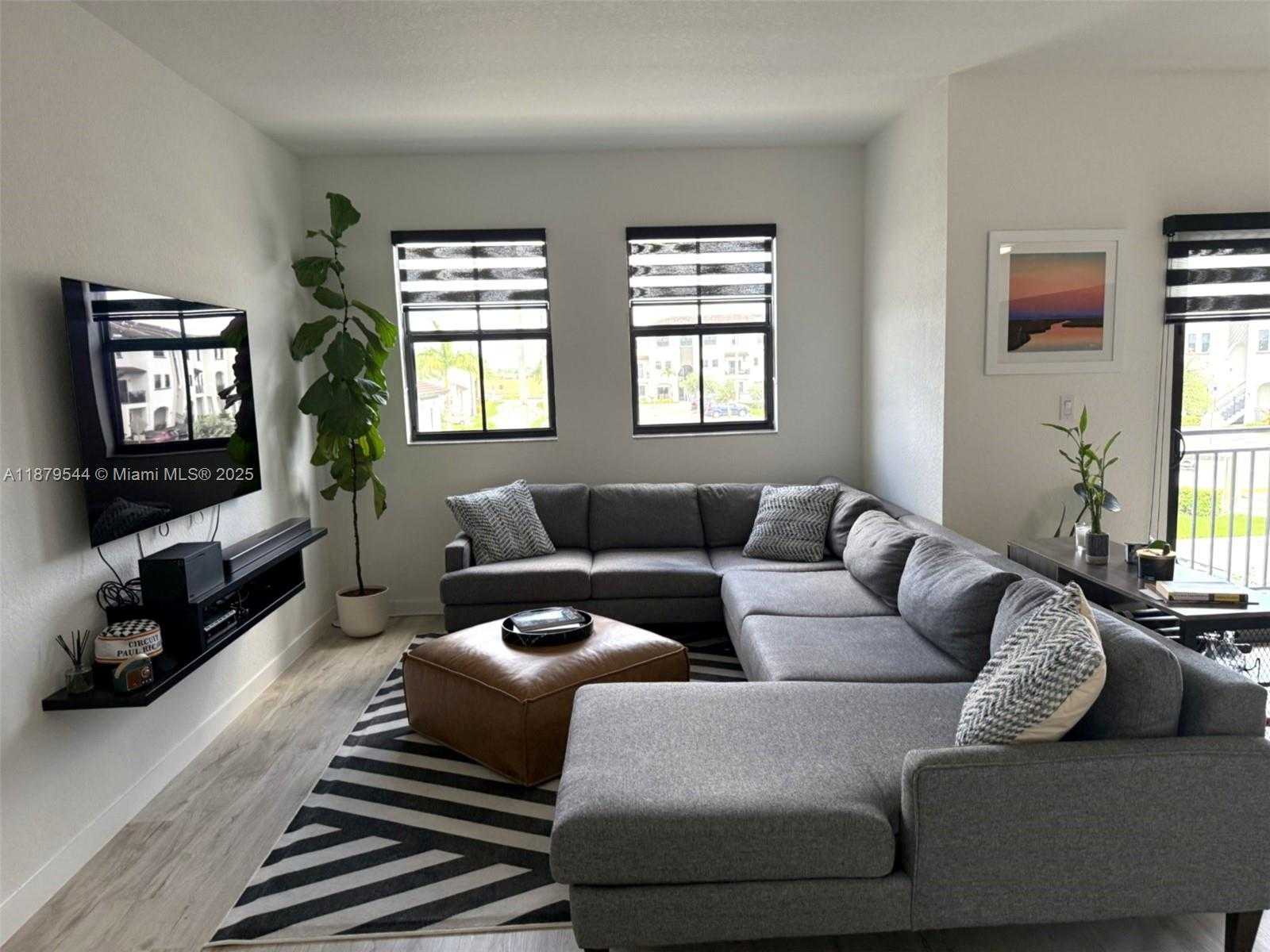 Small Image of 15560 SOUTH WEST 136TH ST #209, Miami Number 3