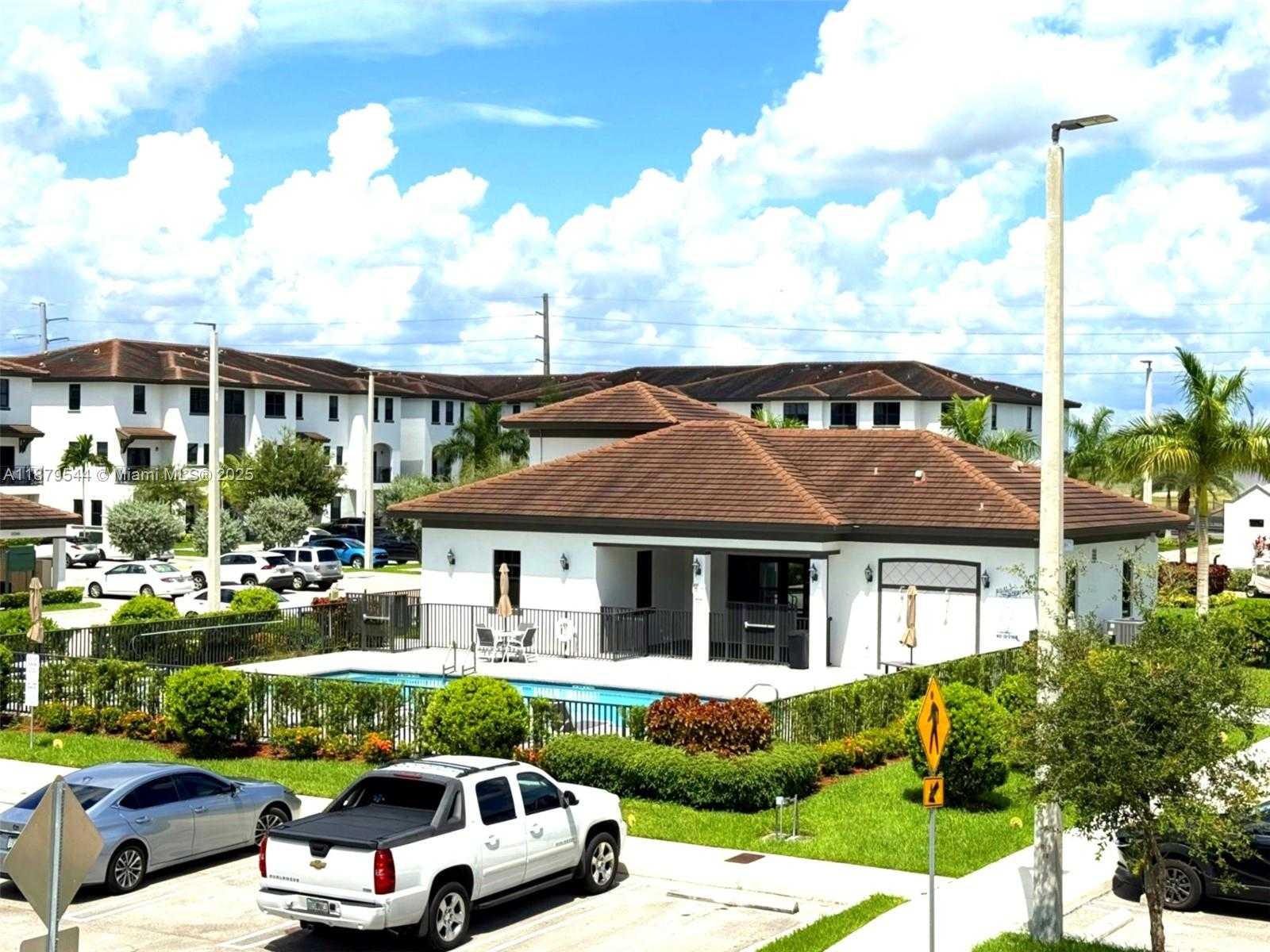 Small Image of 15560 SOUTH WEST 136TH ST #209, Miami Number 8