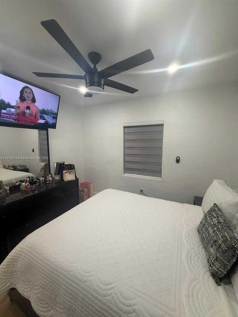 Small Image of 571 EAST 45TH ST, Hialeah Number 11