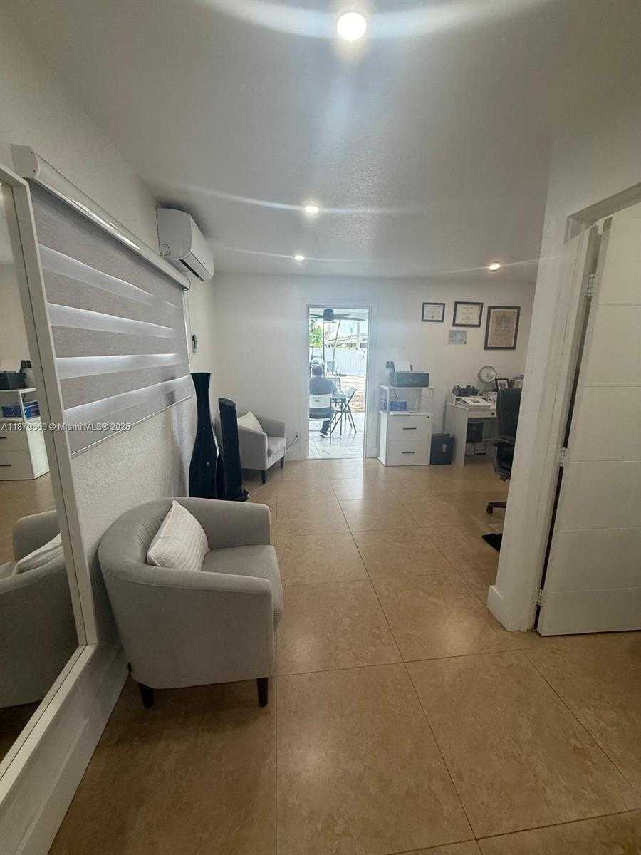 Small Image of 571 EAST 45TH ST, Hialeah Number 20