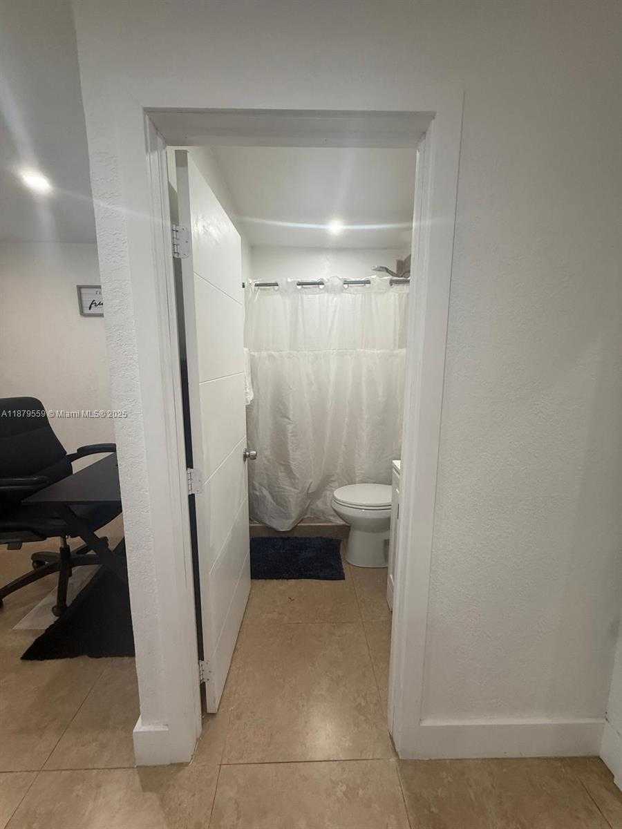 Small Image of 571 EAST 45TH ST, Hialeah Number 21