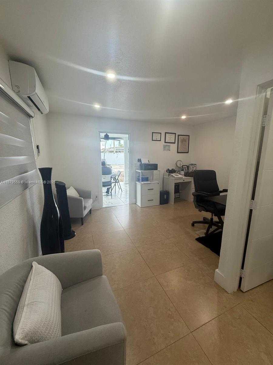 Small Image of 571 EAST 45TH ST, Hialeah Number 24