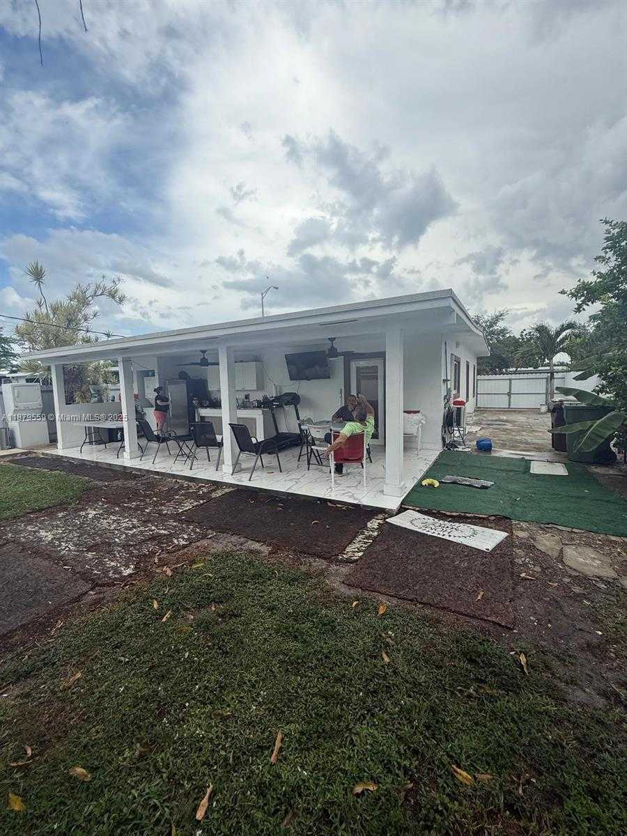 Small Image of 571 EAST 45TH ST, Hialeah Number 26