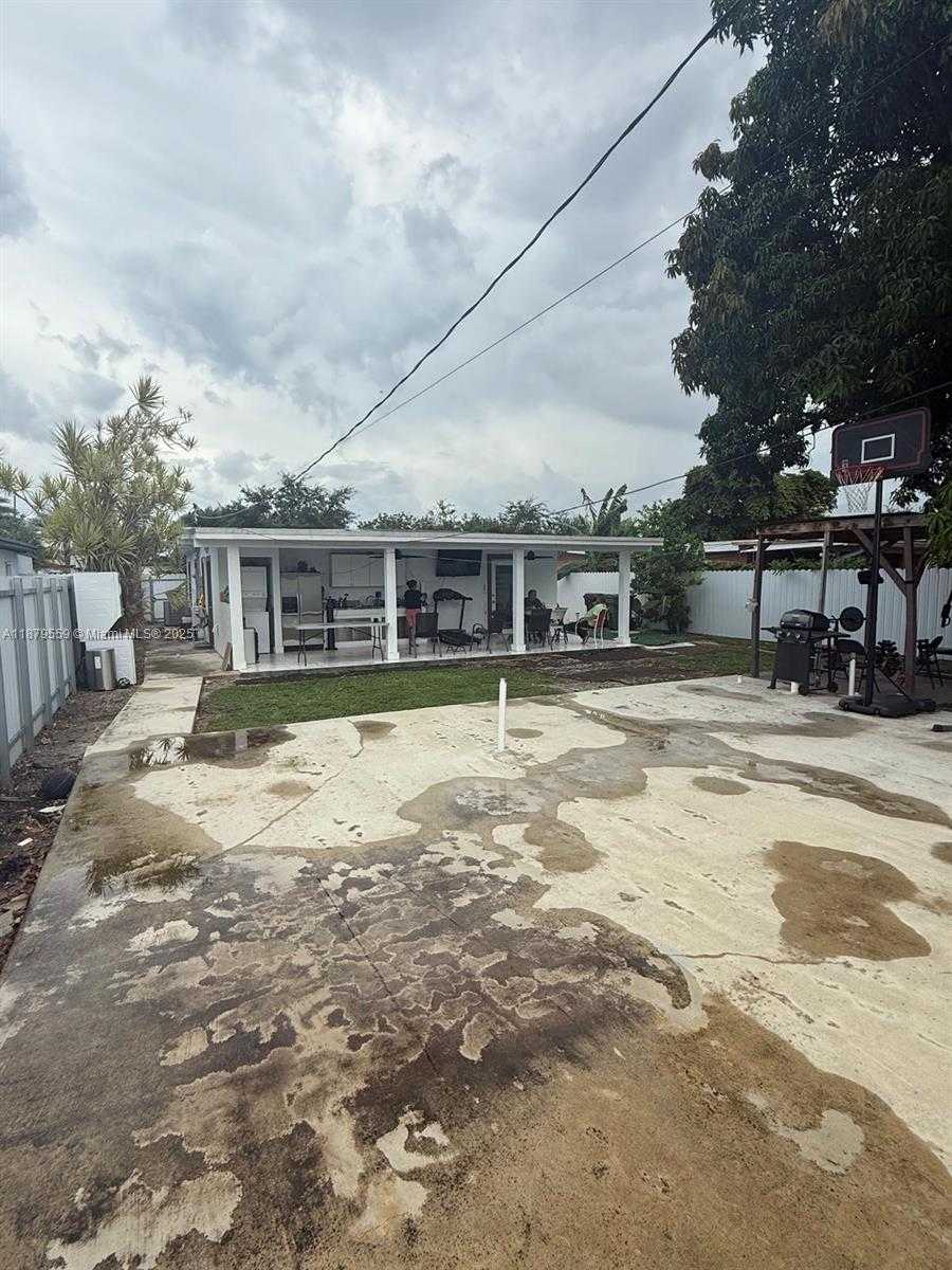 Small Image of 571 EAST 45TH ST, Hialeah Number 28