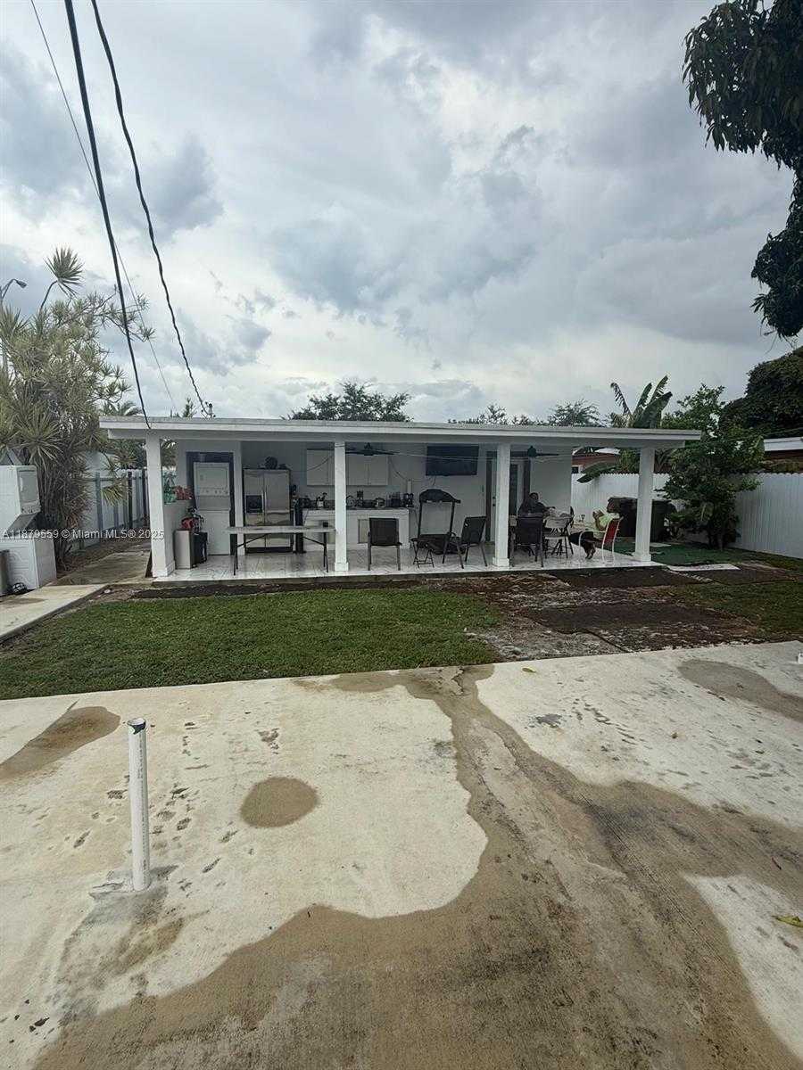 Small Image of 571 EAST 45TH ST, Hialeah Number 29