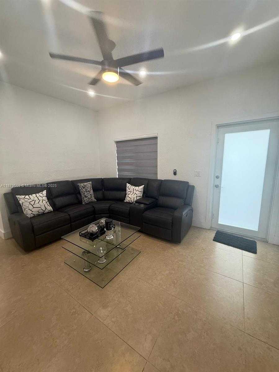 Small Image of 571 EAST 45TH ST, Hialeah Number 3