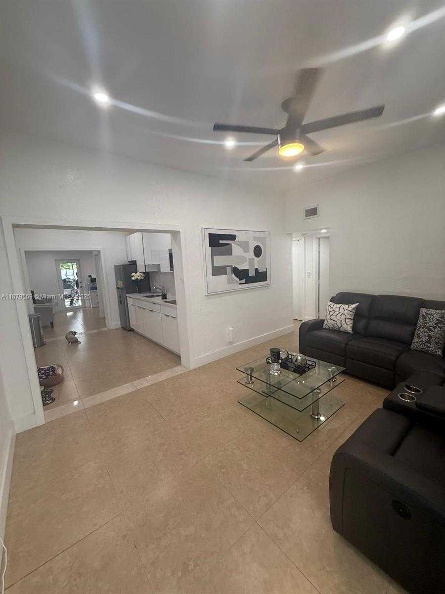 Small Image of 571 EAST 45TH ST, Hialeah Number 7
