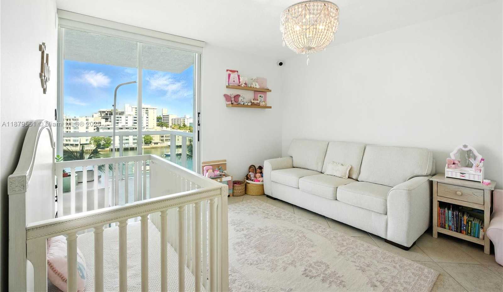 Small Image of 10 VENETIAN WAY #604, Miami Beach Number 11