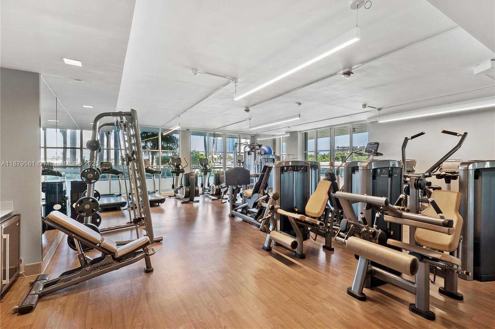 Small Image of 10 VENETIAN WAY #604, Miami Beach Number 15