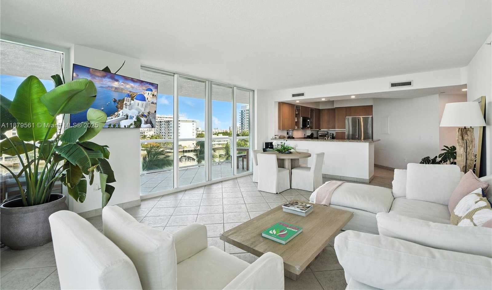 Small Image of 10 VENETIAN WAY #604, Miami Beach Number 2
