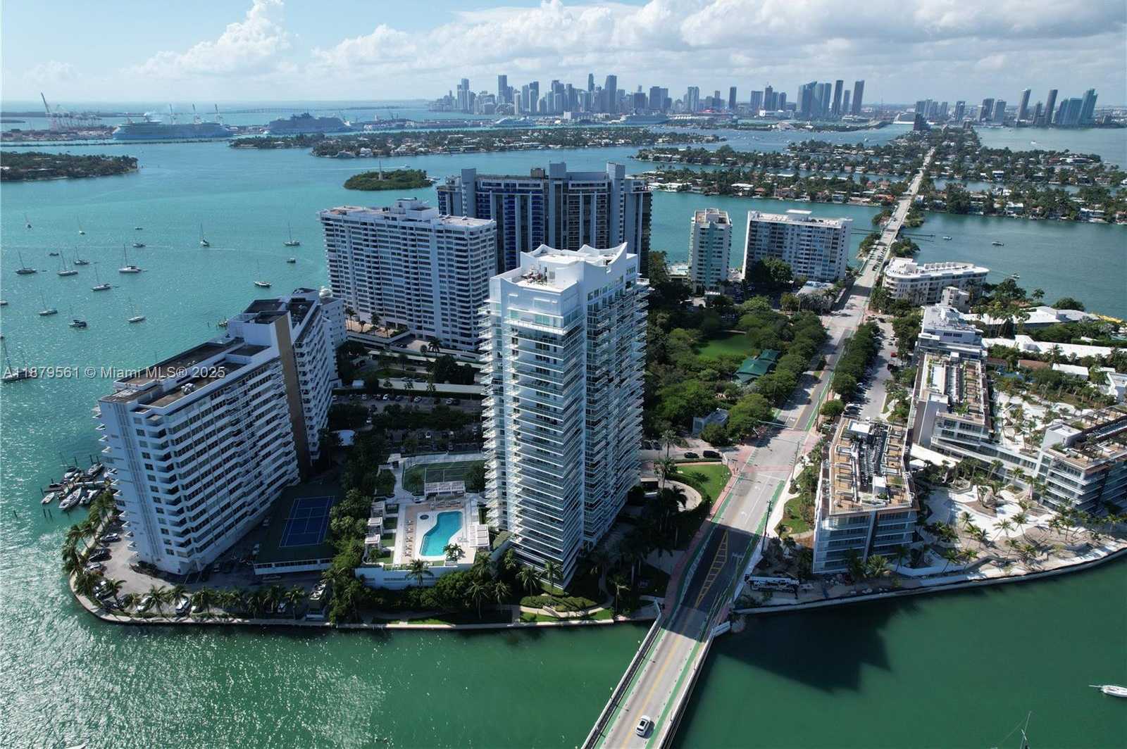 Small Image of 10 VENETIAN WAY #604, Miami Beach Number 27