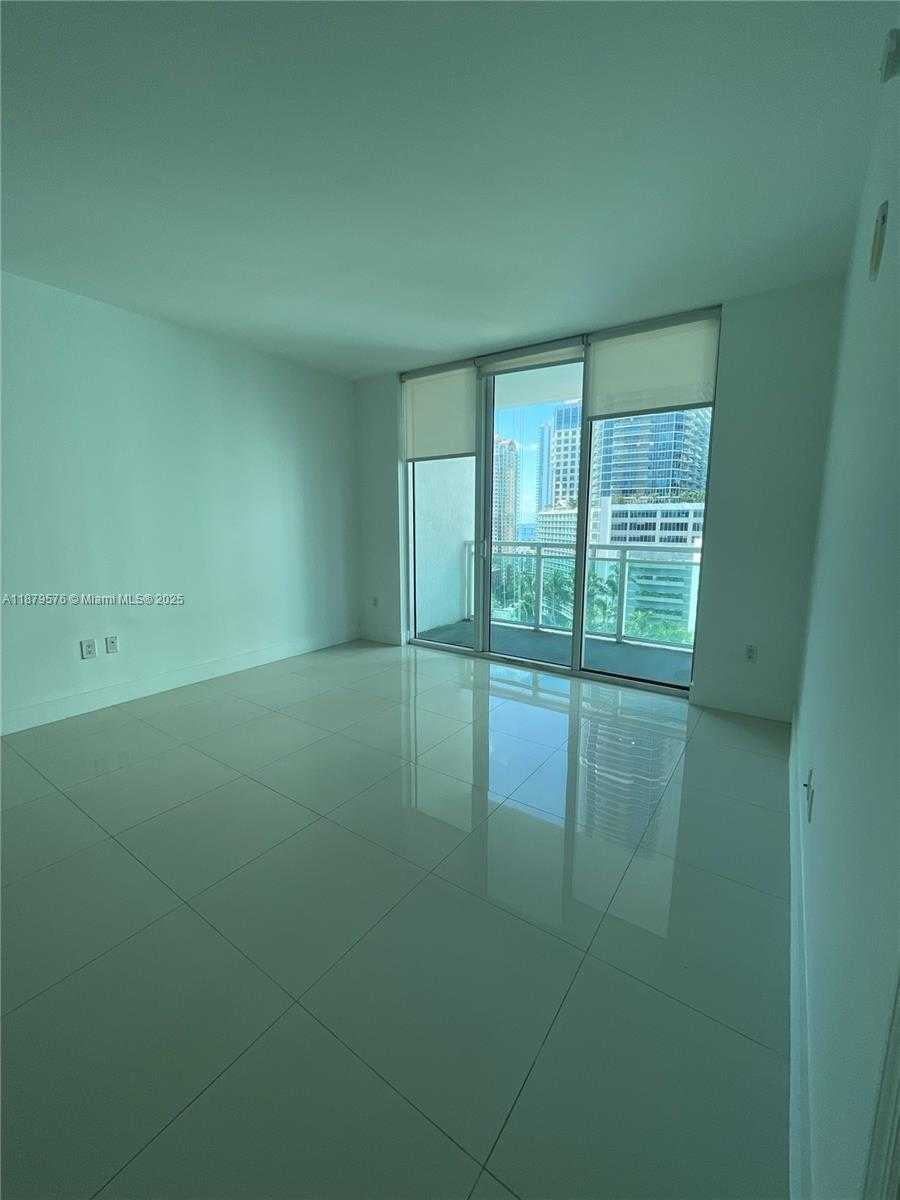 Small Image of 950 BRICKELL BAY DR #1703, Miami Number 12