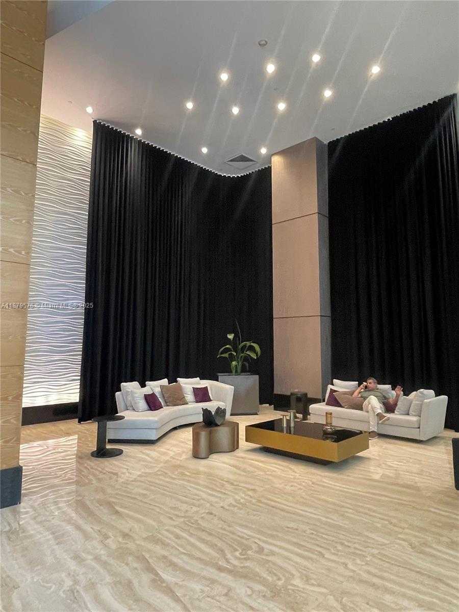 Small Image of 950 BRICKELL BAY DR #1703, Miami Number 14