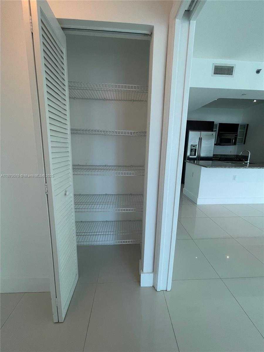 Small Image of 950 BRICKELL BAY DR #1703, Miami Number 9