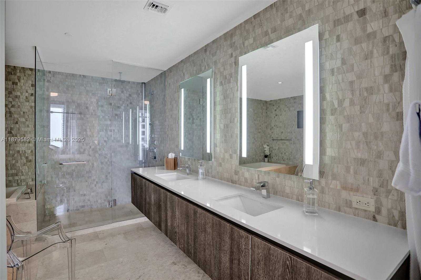 Small Image of 68 SOUTH EAST 6TH ST #907, Miami Number 10