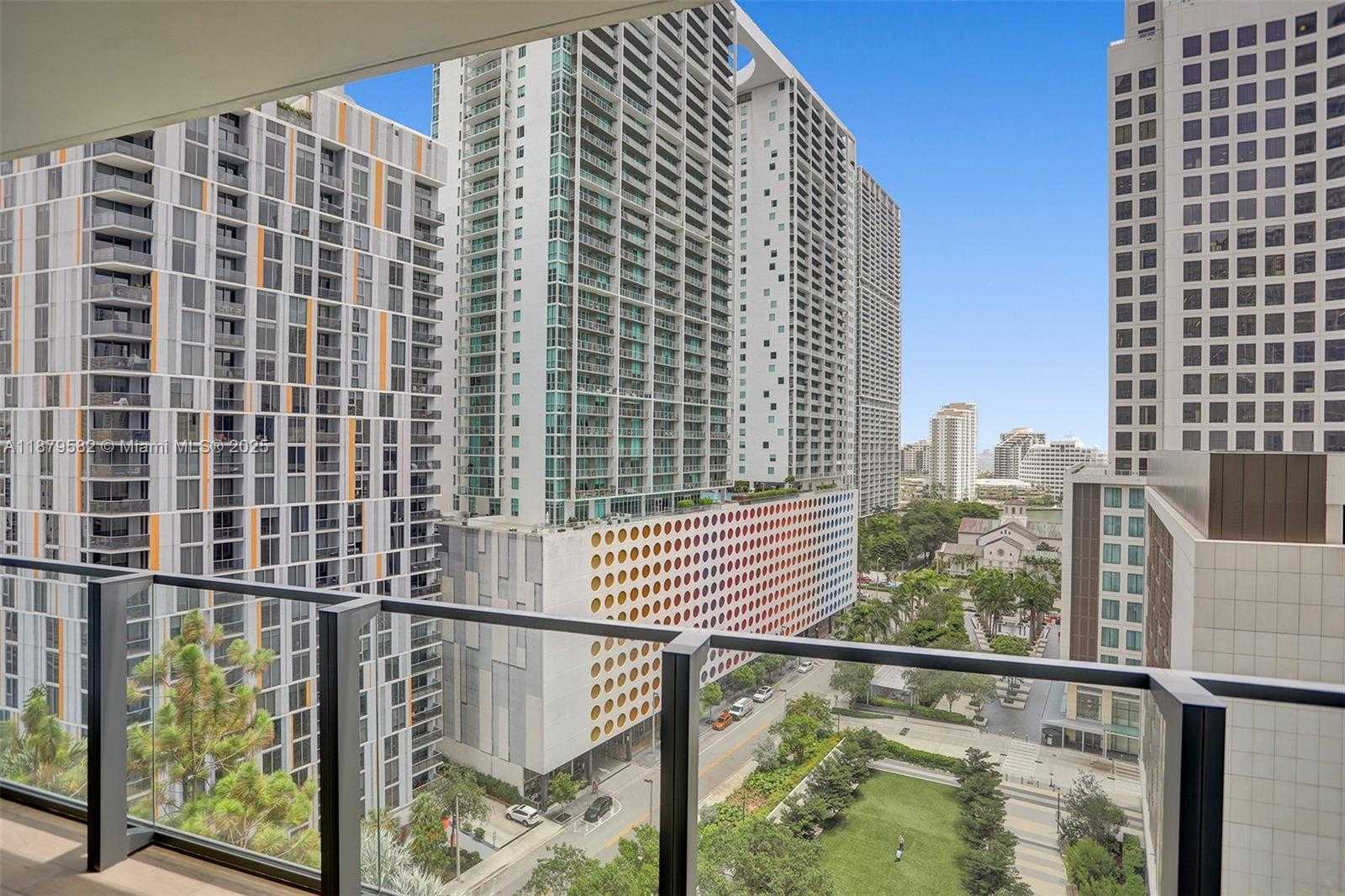Small Image of 68 SOUTH EAST 6TH ST #907, Miami Number 16