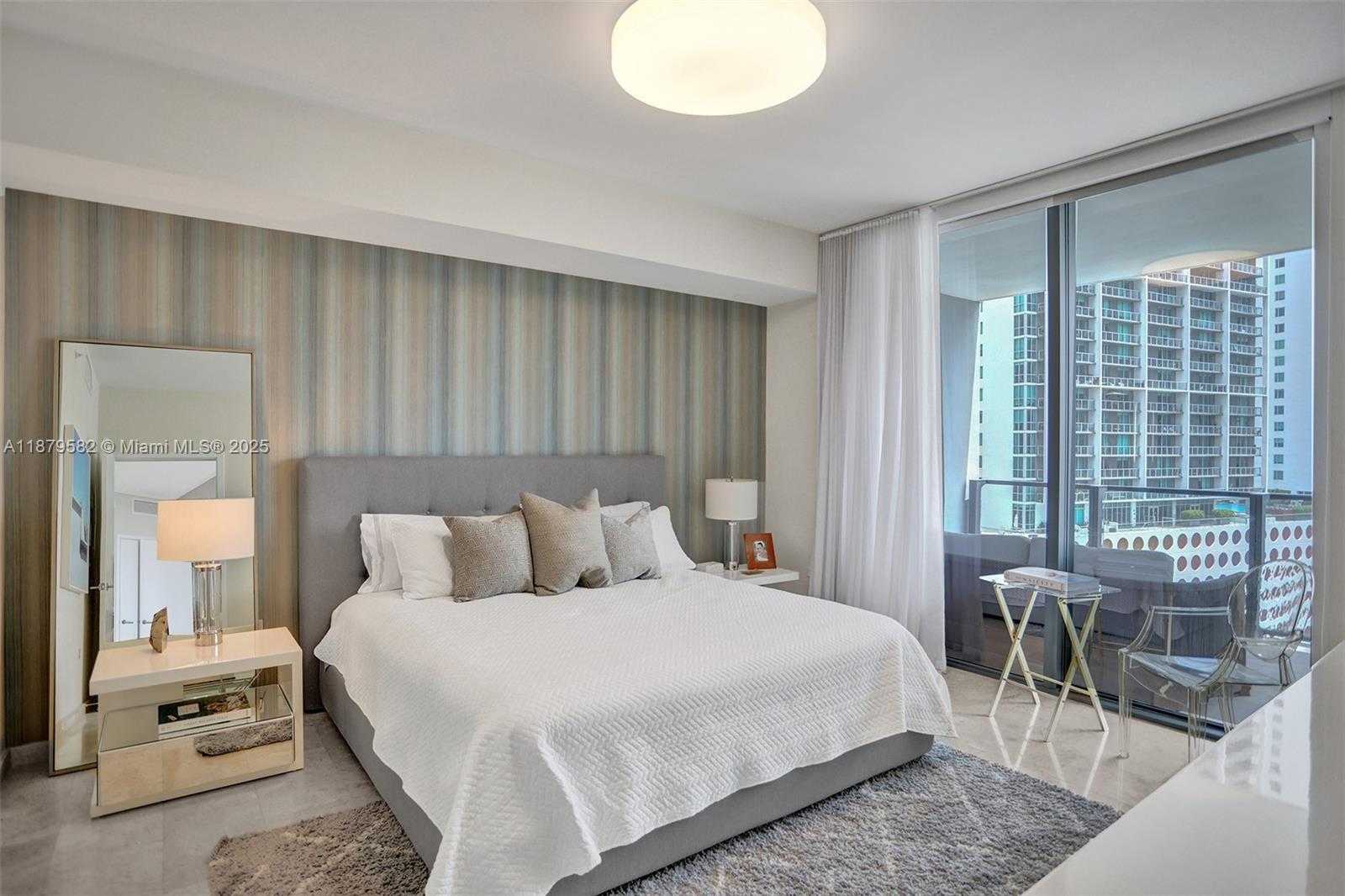 Small Image of 68 SOUTH EAST 6TH ST #907, Miami Number 8
