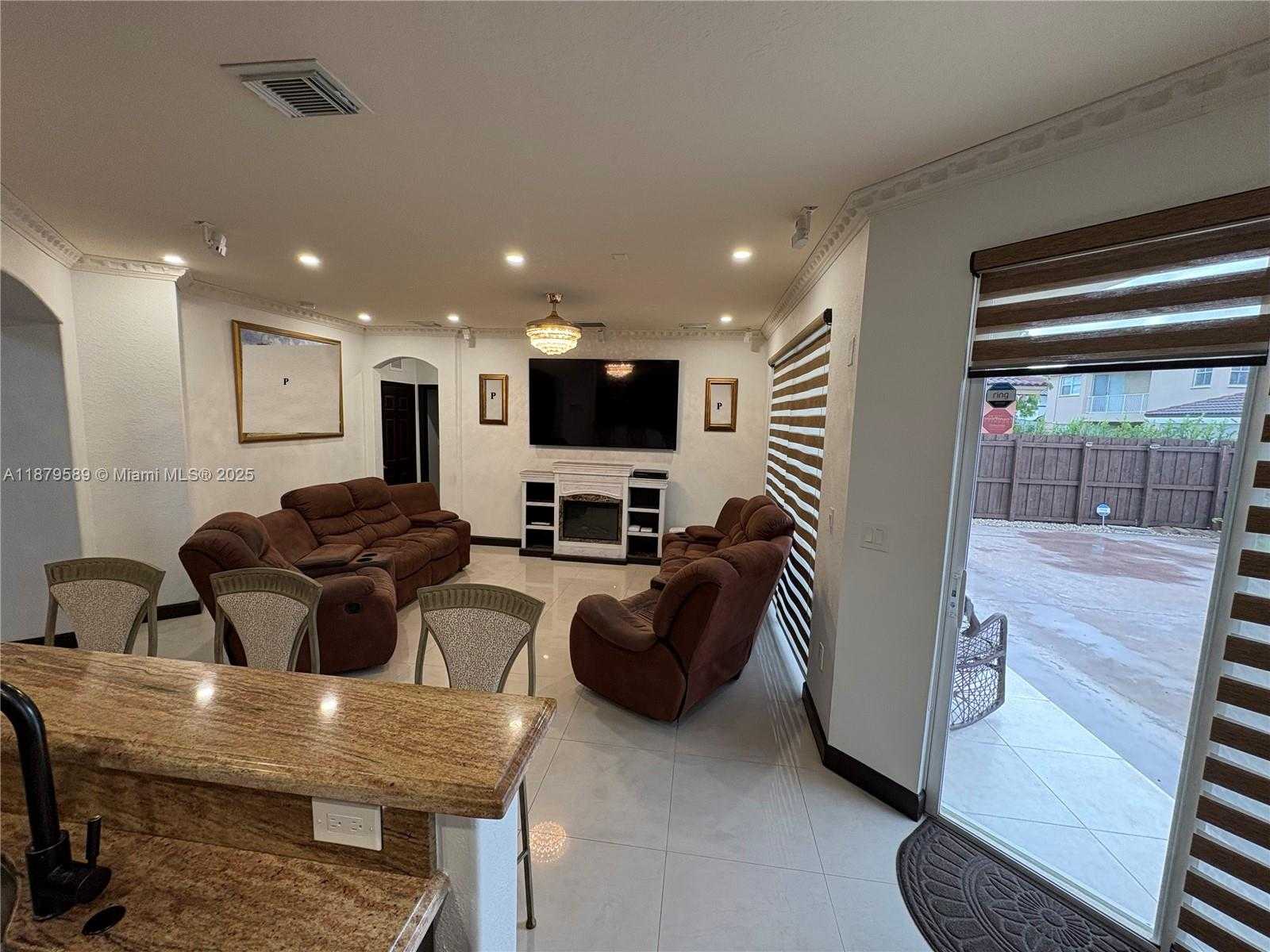 Small Image of 15375 SOUTH WEST 93 LN, Miami Number 11