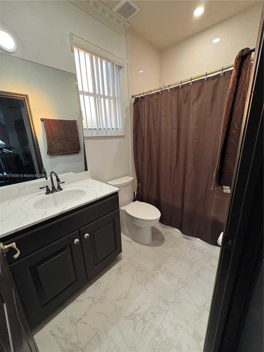 Small Image of 15375 SOUTH WEST 93 LN, Miami Number 18