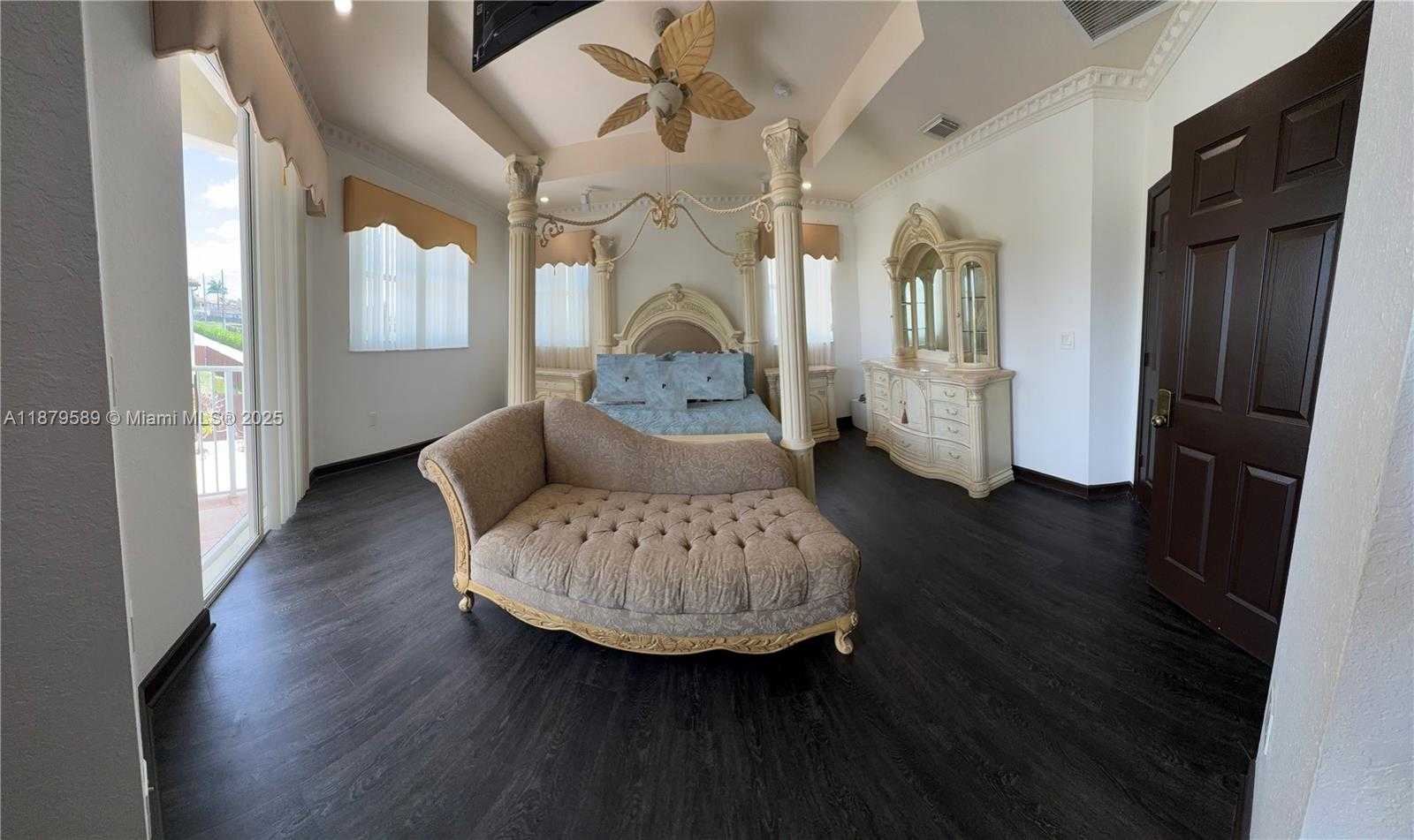 Small Image of 15375 SOUTH WEST 93 LN, Miami Number 19