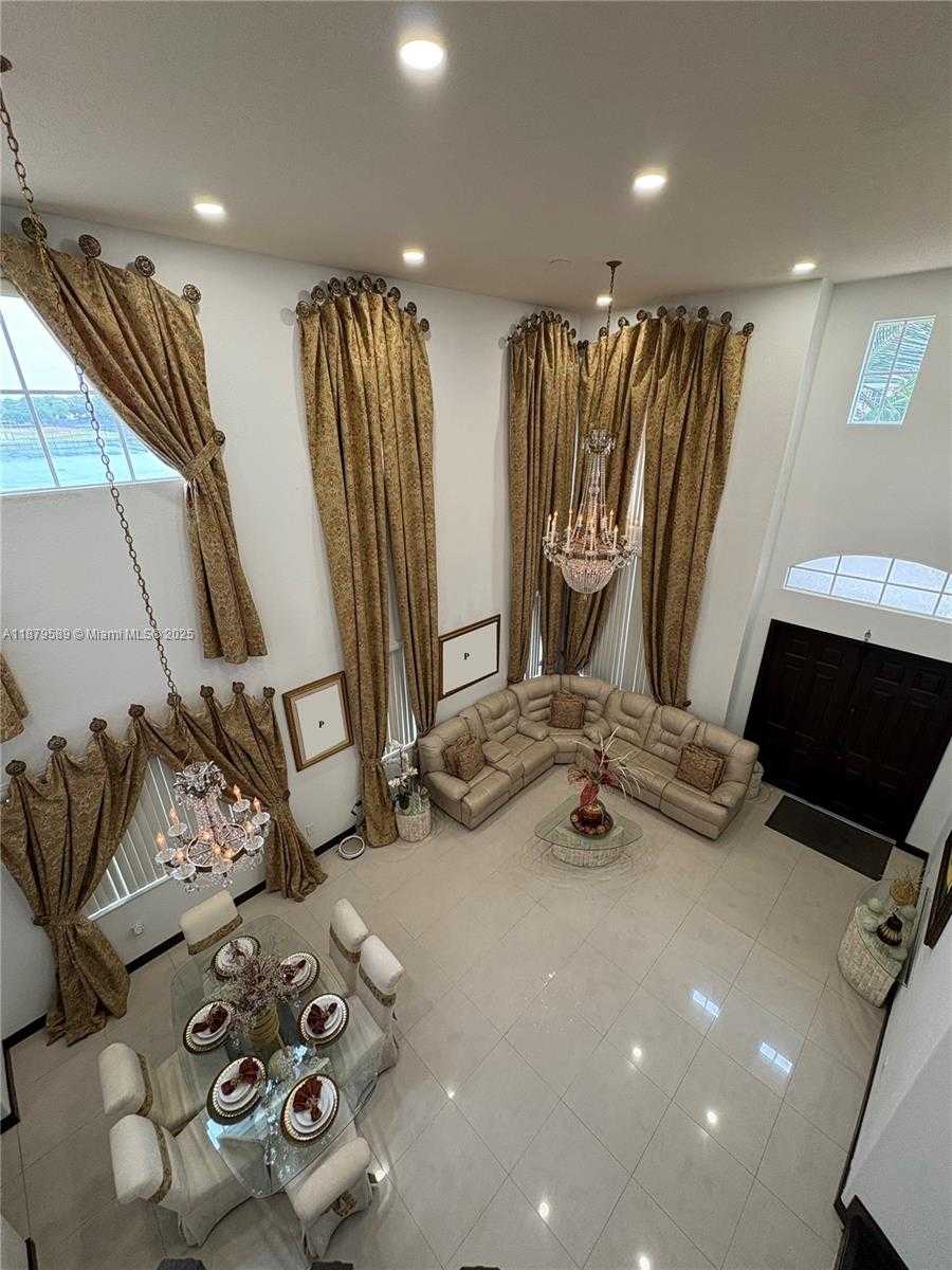 Small Image of 15375 SOUTH WEST 93 LN, Miami Number 8