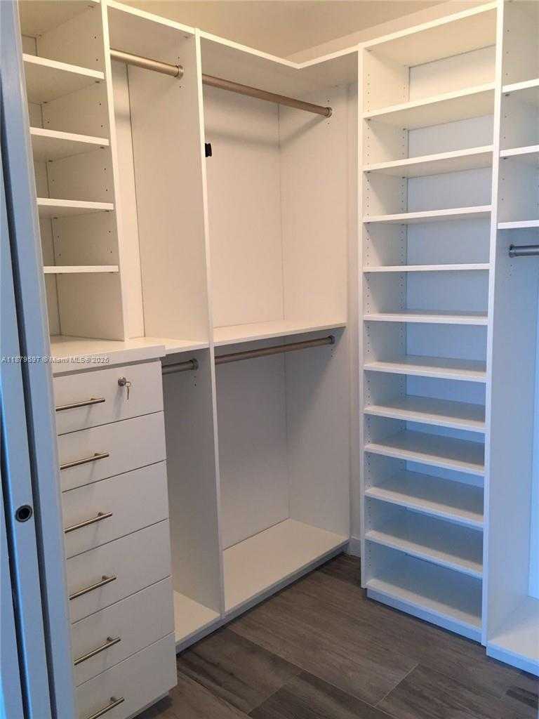 Small Image of 350 OCEAN DR #605N, Key Biscayne Number 10