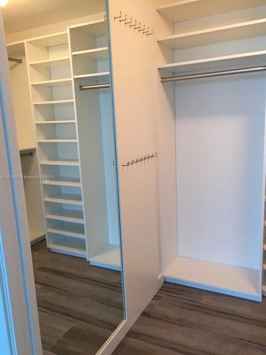 Small Image of 350 OCEAN DR #605N, Key Biscayne Number 11