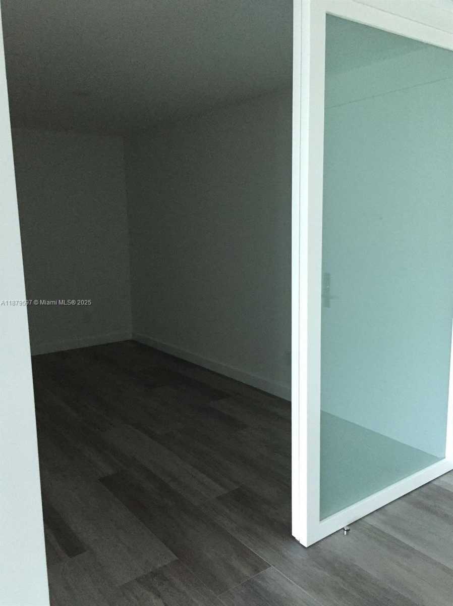 Small Image of 350 OCEAN DR #605N, Key Biscayne Number 6