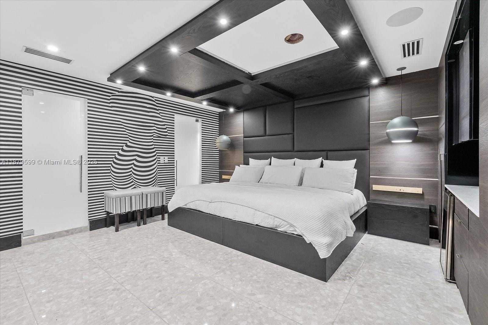 Small Image of 280 NORTH EAST 156TH ST, Miami Number 34