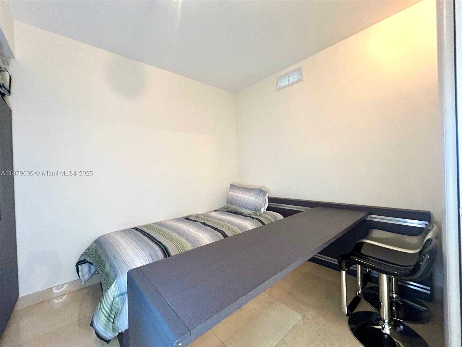 Small Image of 1800 SOUTH OCEAN DR #4005, Hallandale Beach Number 15