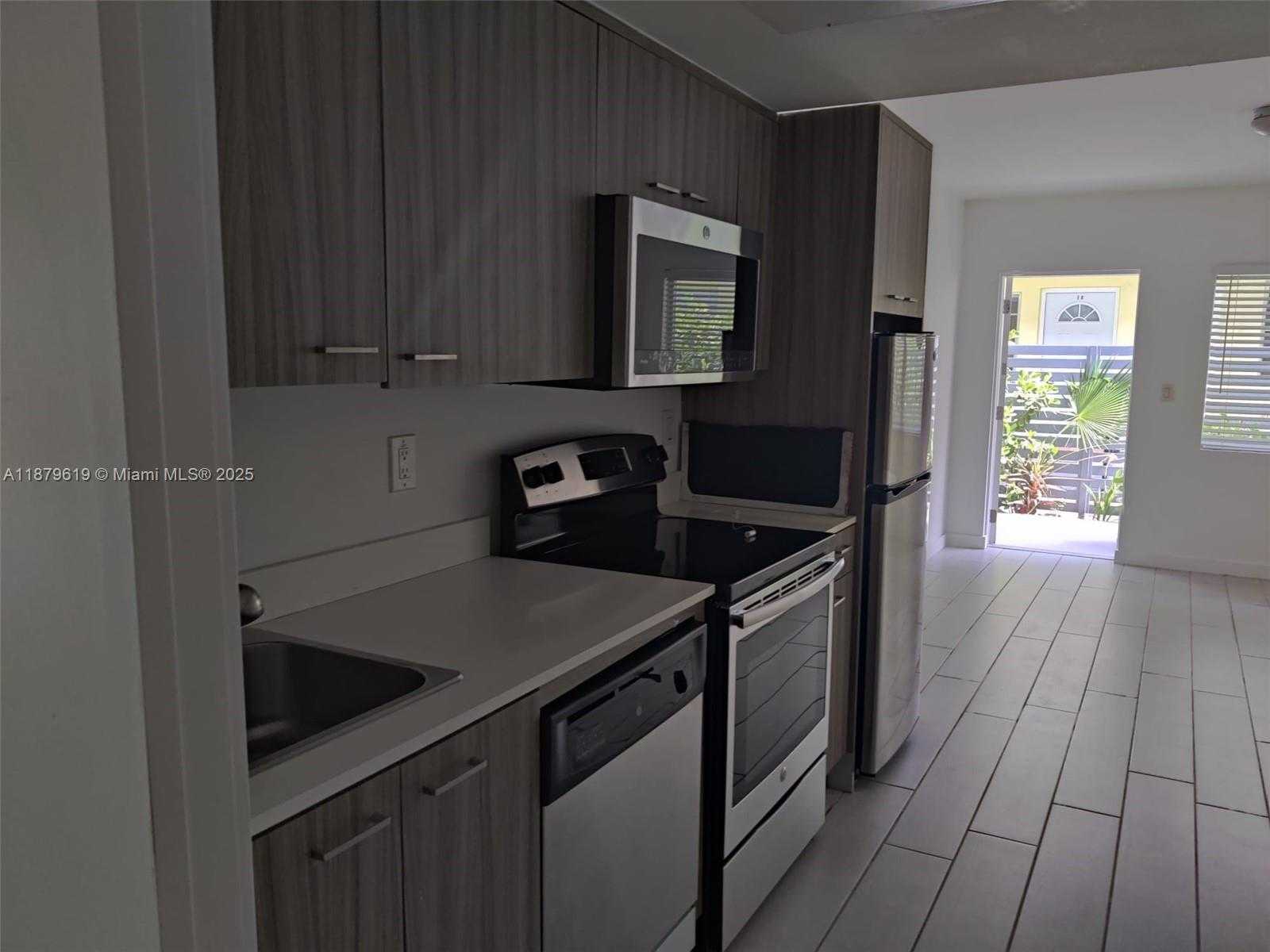 Small Image of Miami Beach Number 12