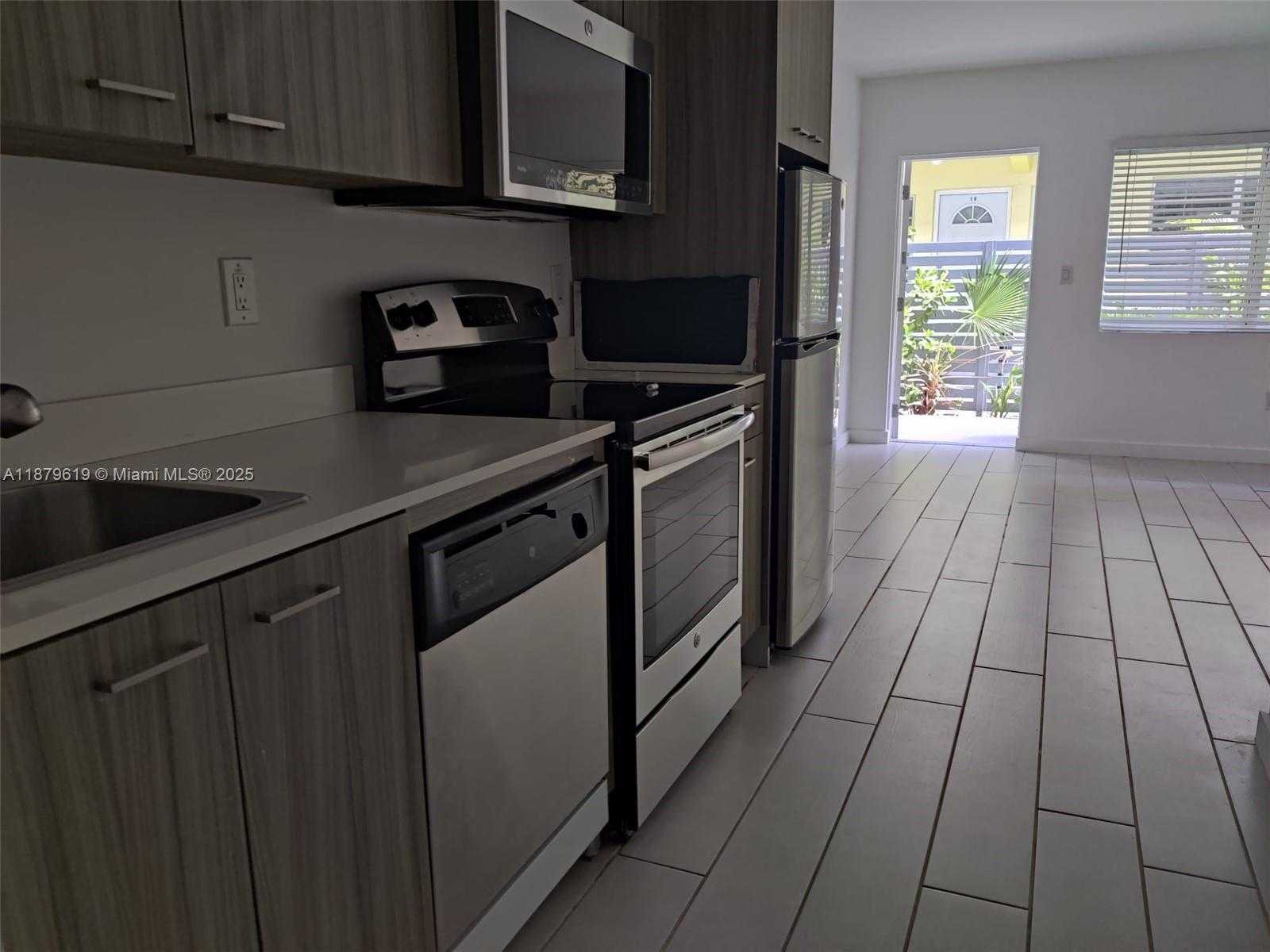 Small Image of Miami Beach Number 13