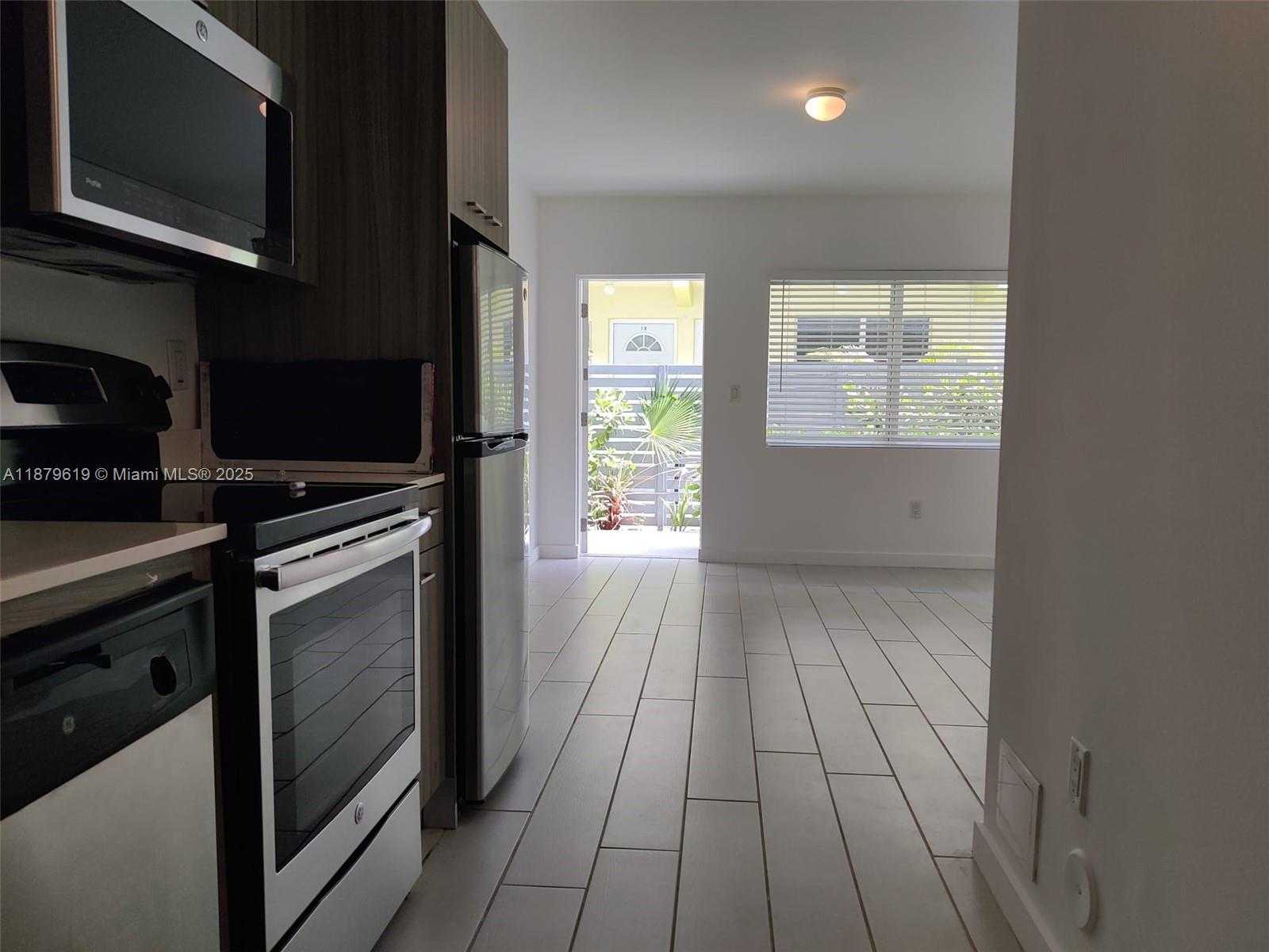 Small Image of Miami Beach Number 19