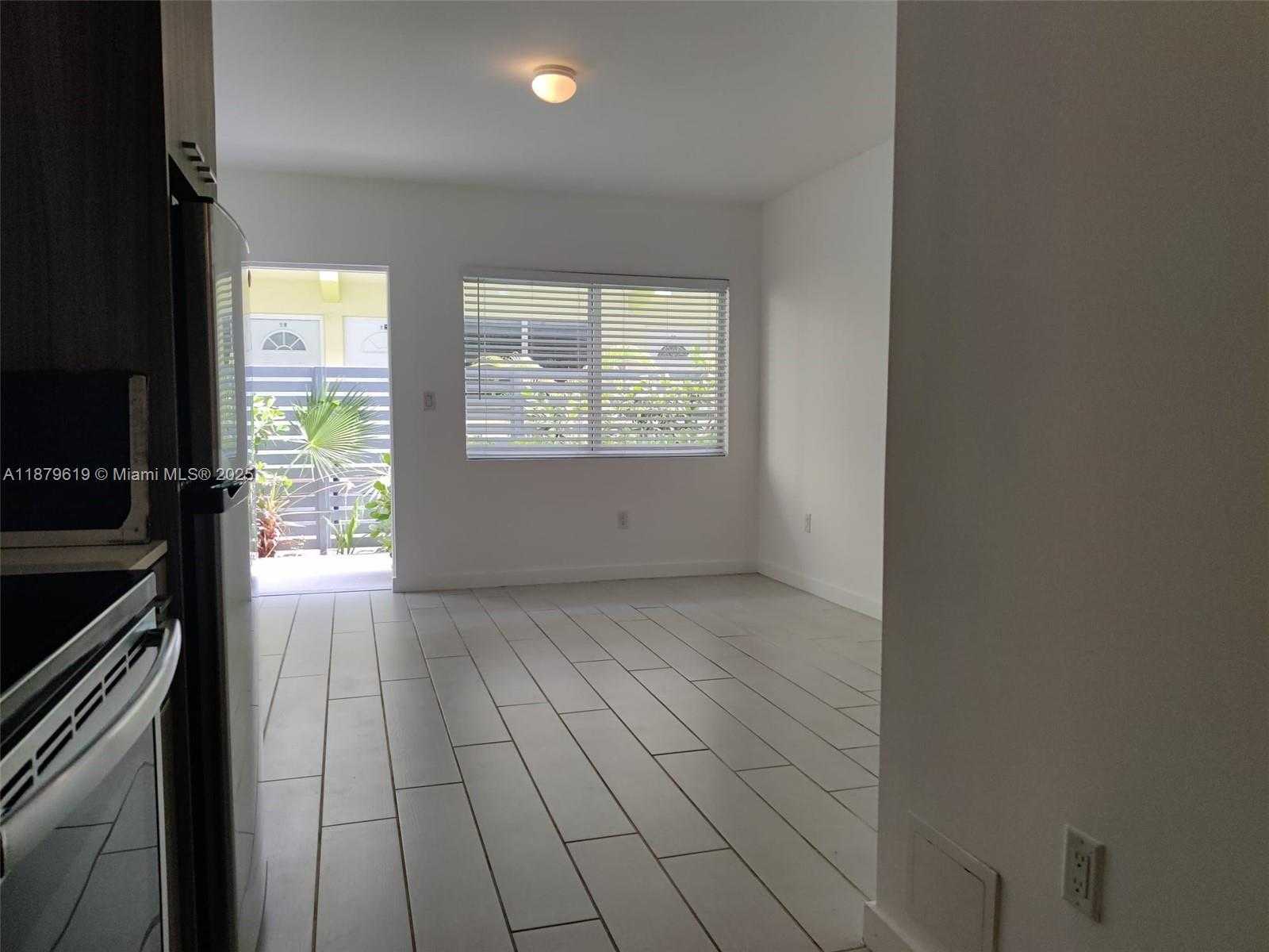 Small Image of Miami Beach Number 20
